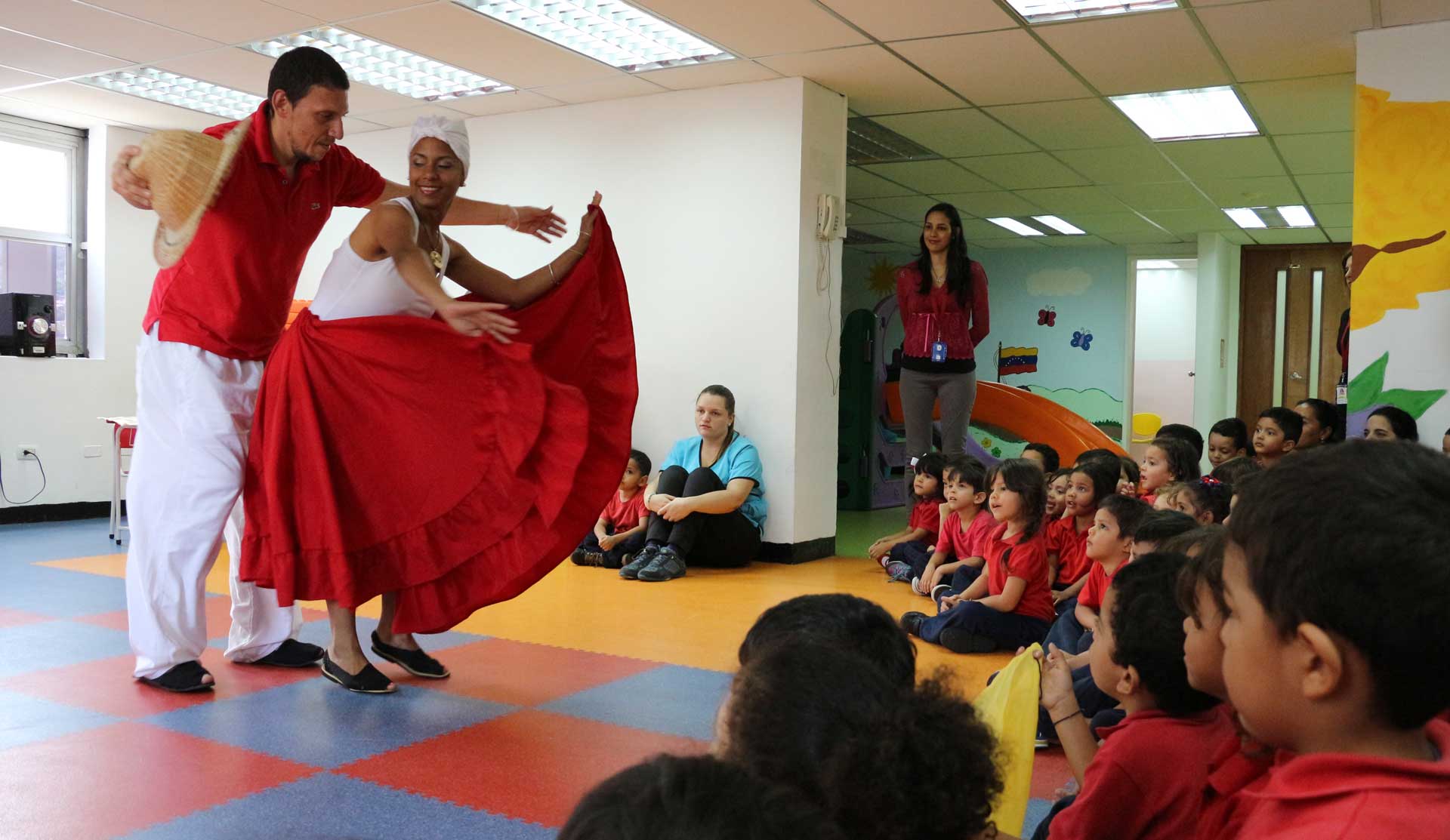 Talleres de Danza Tradicional Contemporanea