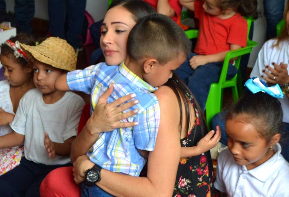 Dirección Regional “El Niño Simón” Guárico celebra la vida con un Abrazo en Familia